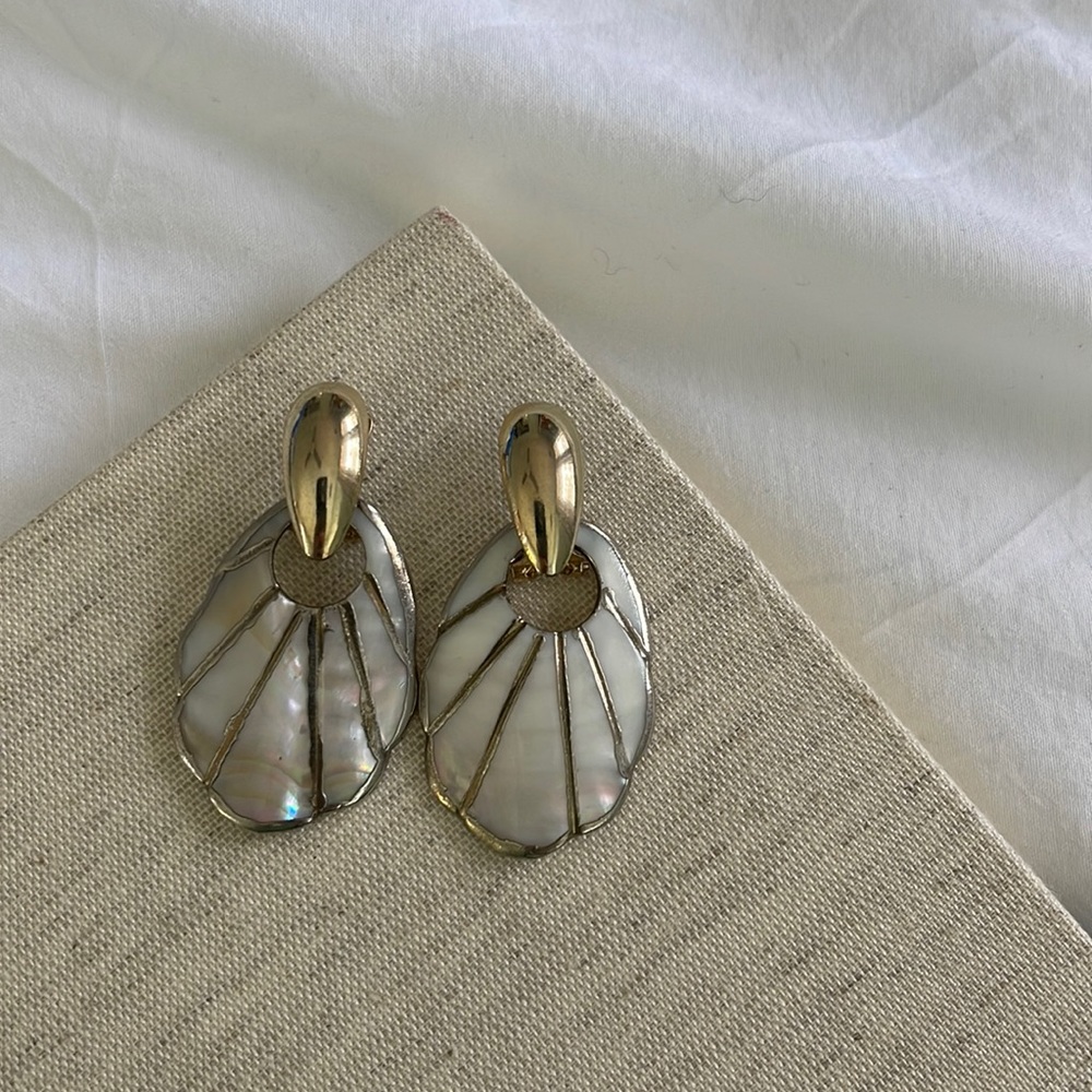 Pearl Seashell Vintage Earrings